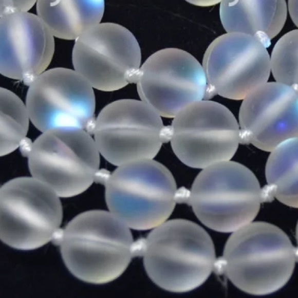 Round Gleamy🌈🌔Moonstone Beaded Necklace 🌙✨NWT - Picture 5 of 6